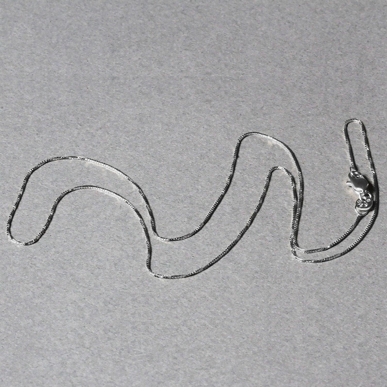 18k White Gold Box Chain 0.6mm (0.60 mm)