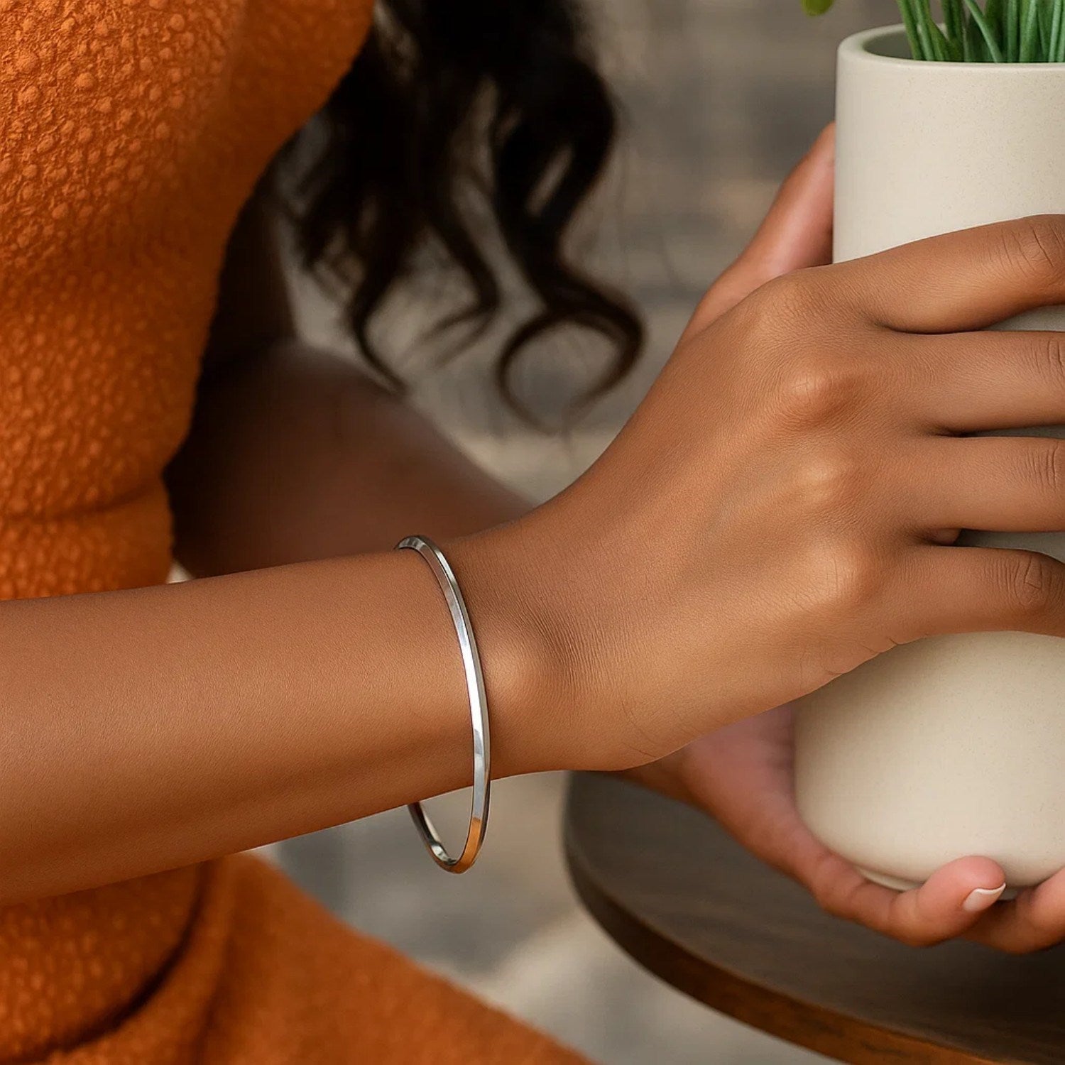 14K White Gold Knife Edge Bangle