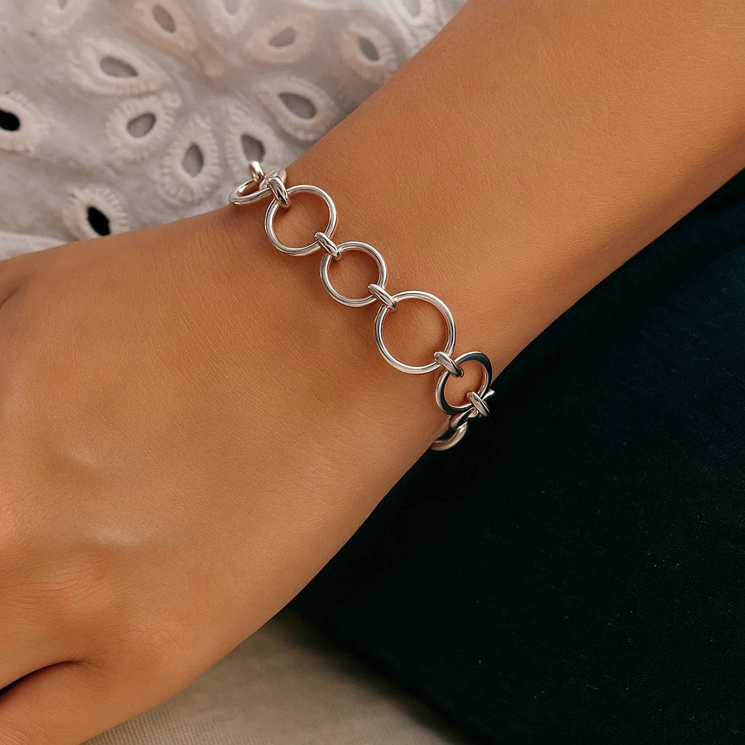 Sterling Silver Rhodium Plated Round Link Bracelet