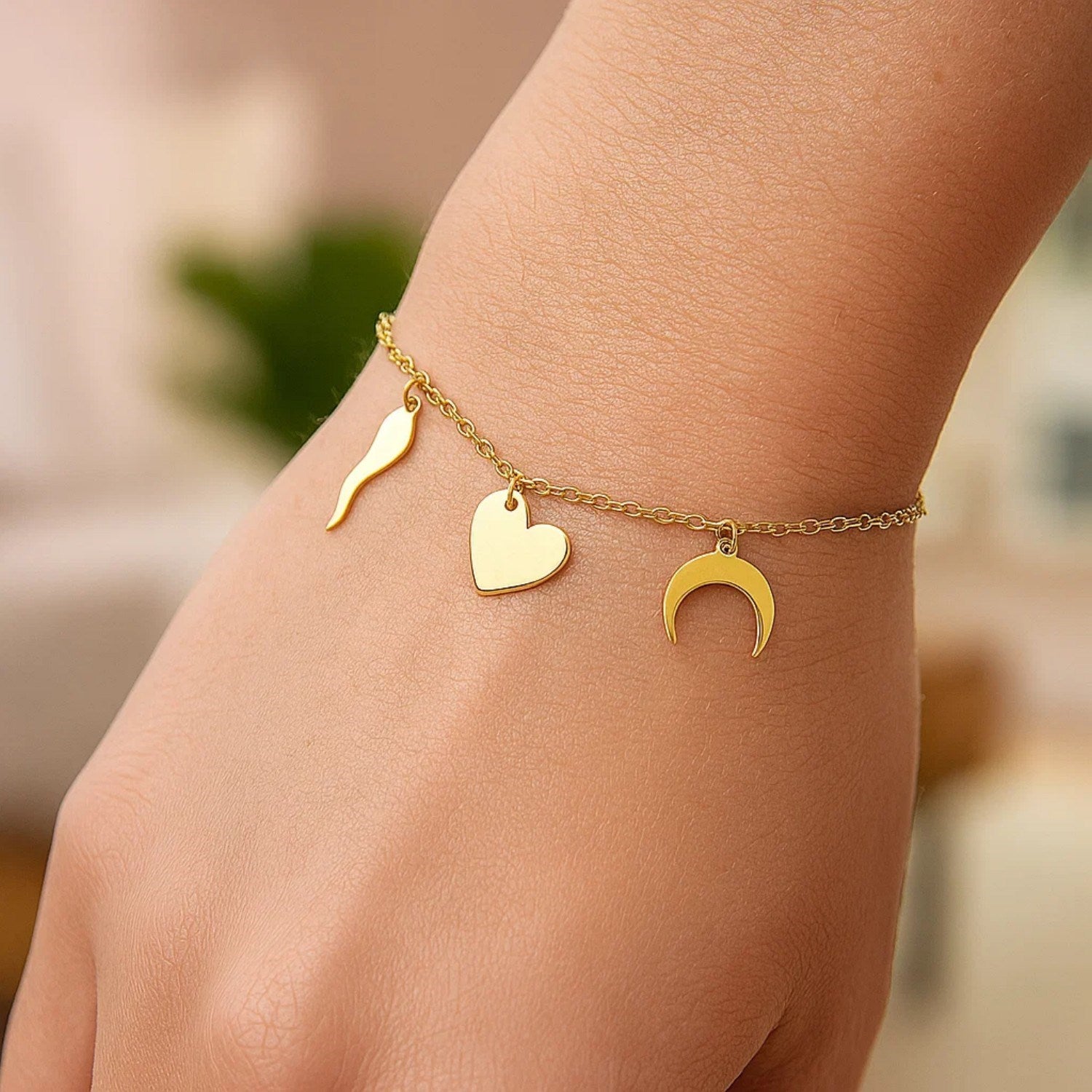 14k Yellow Gold 7 inch Bracelet with Polished Charms